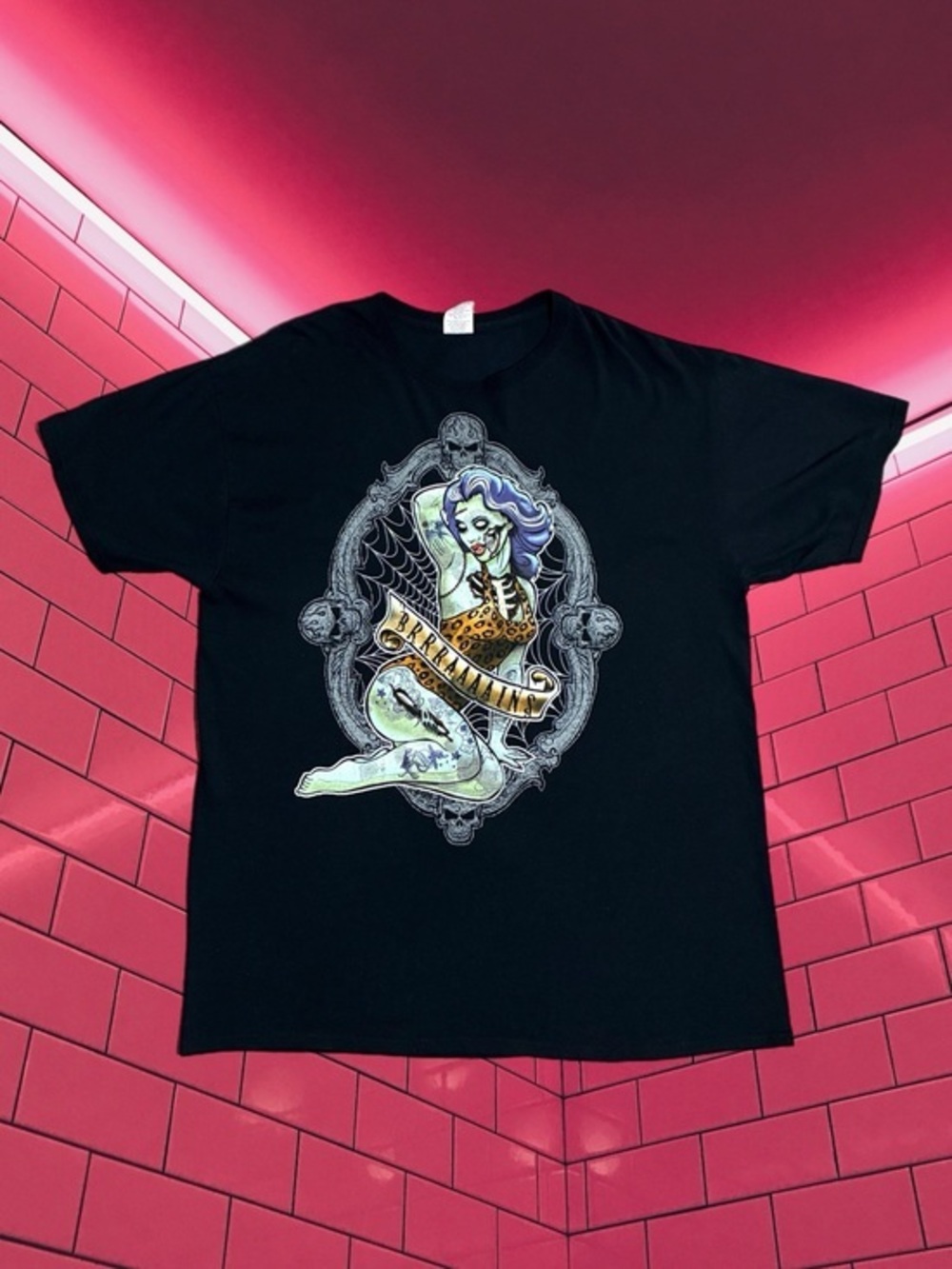 Vintage 90’s Zombie Girl Brains Graphic T-Shirt